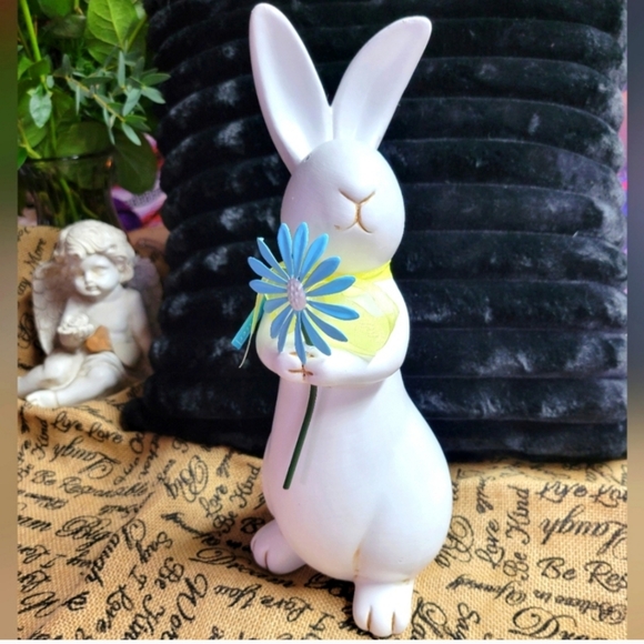 Ceramic Easter bunny he's holding a blue metal flower yellow bow - Picture 3 of 9